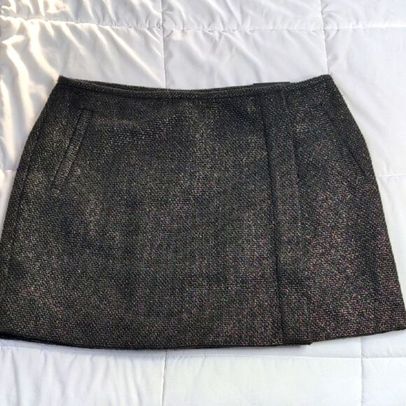 Banana Republic Dresses & Skirts - Banana Republic size 12 Metallic Tweed Wrap Skirt in Black and Gold, NEW